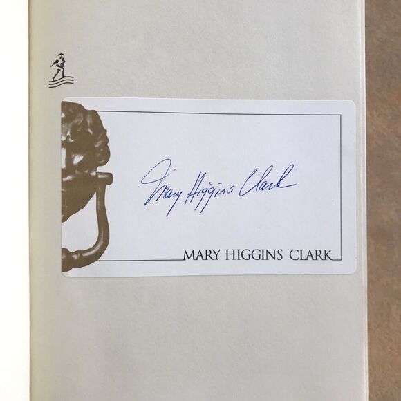 On The Street Where You Live, by Mary Higgins Clarke, autographed - Picture 4 of 5